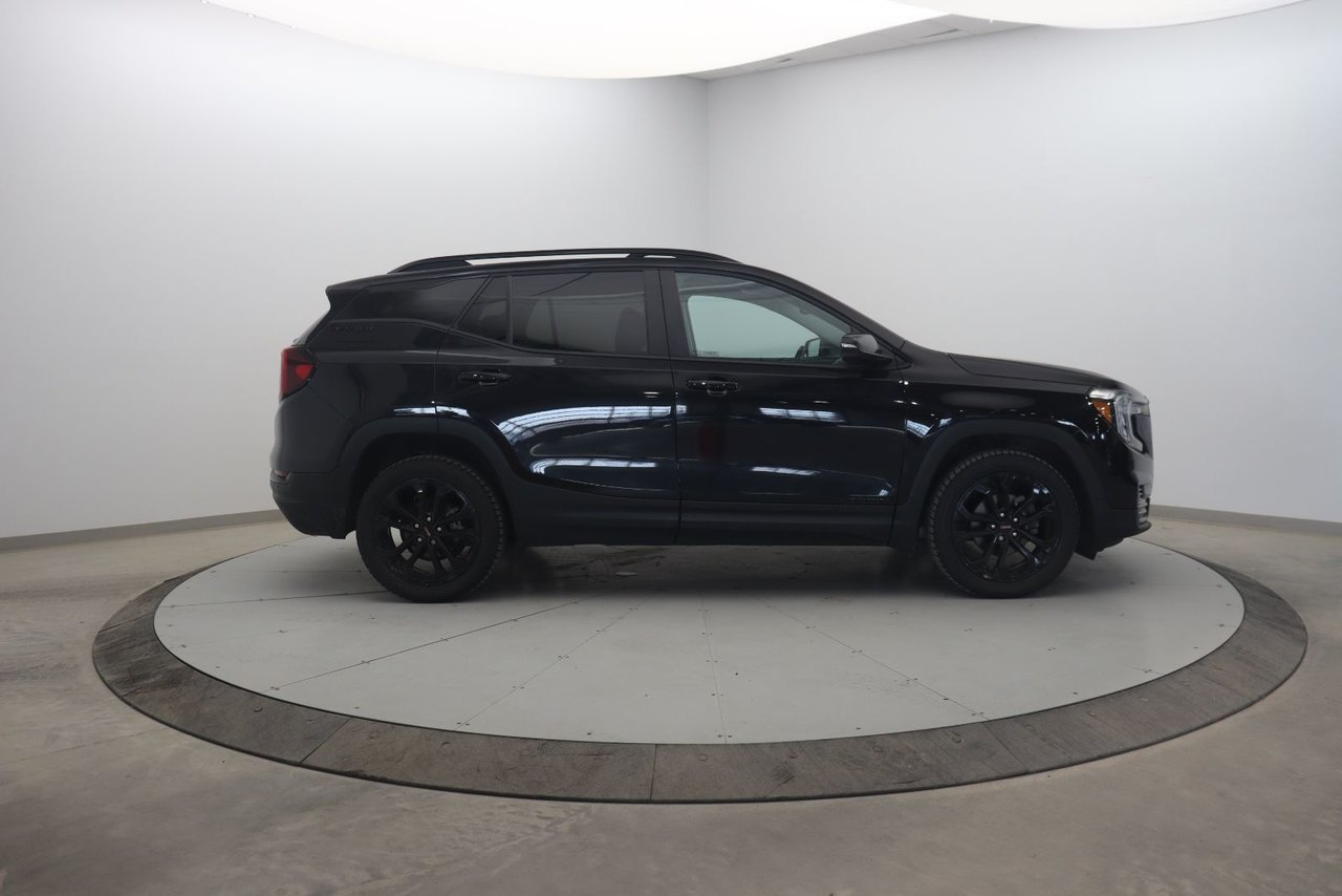 GMC Terrain NIV 3GKALTEV8NL215917 2022 Noir Baie-Comeau - photo #2