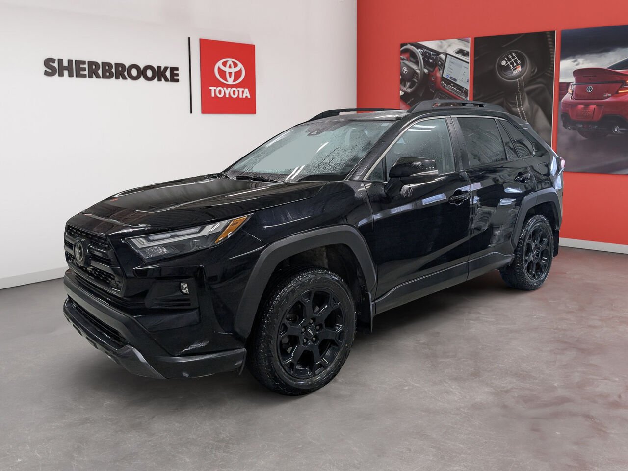 Toyota RAV4 Trail OFFROAD/SIÈGES CHAUFFANTS/TOIT OUVRANT/VOLANT CHAUFFANT/AC BIZONE 2022 Noir minuit métallisé Sherbrooke - photo #0