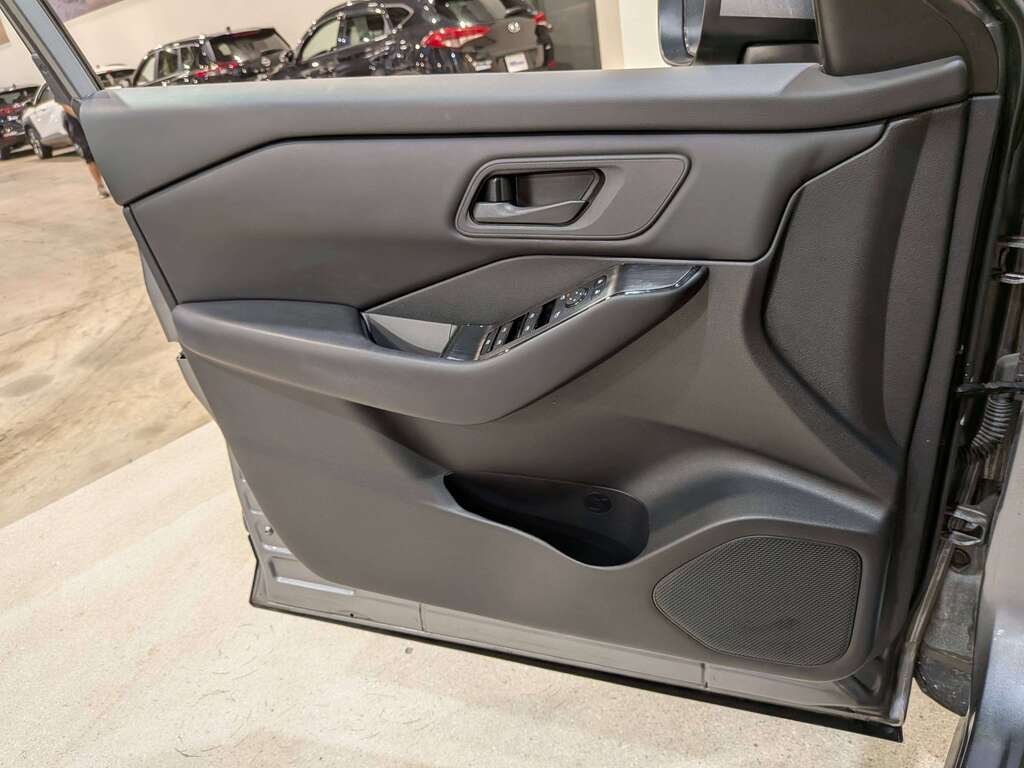 2024 Nissan Rogue AWD S Grey Val-David - photo #32