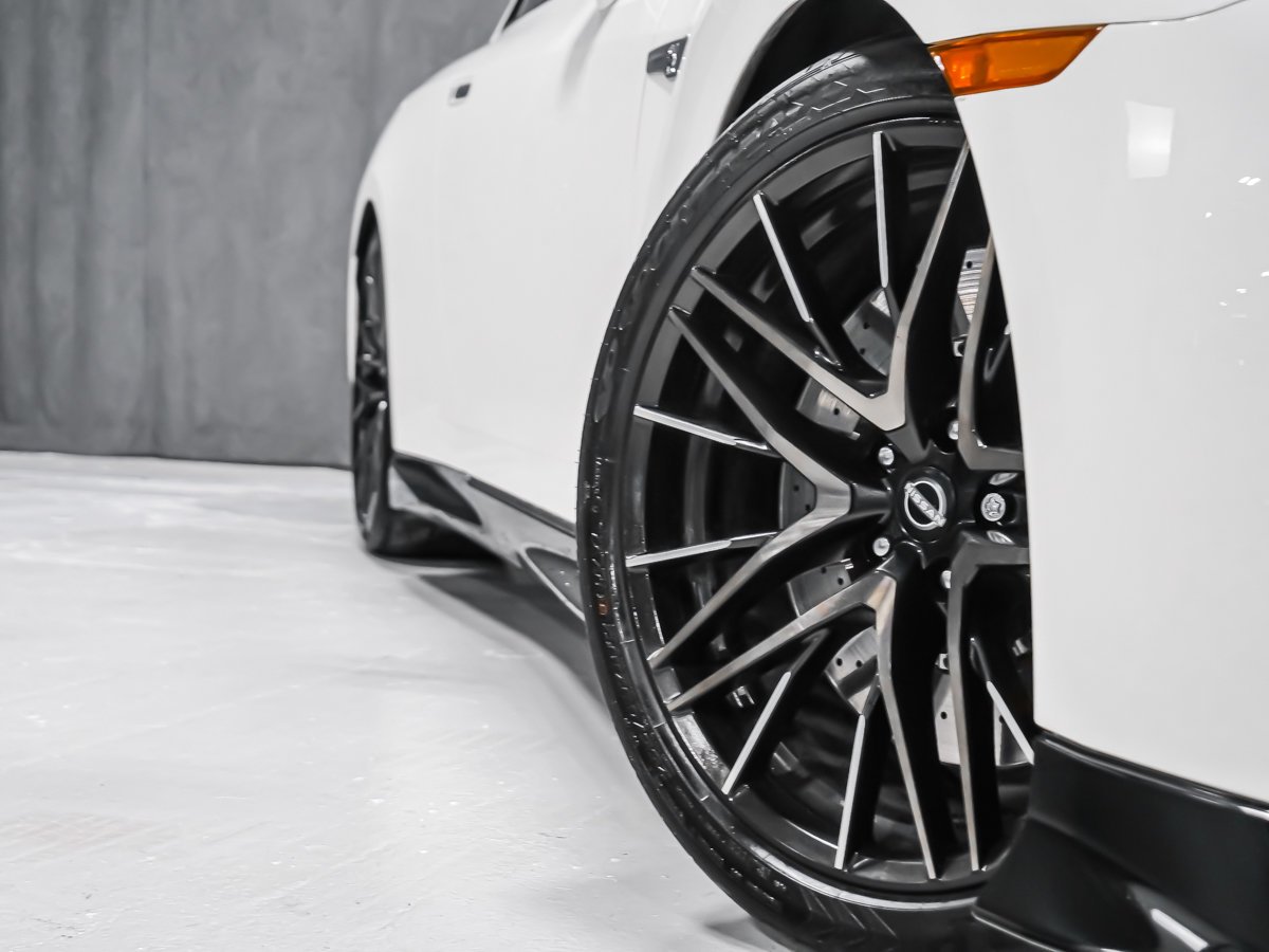 2023 Nissan GT-R PREMIUM White Montreal - photo #40