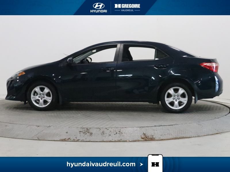 Toyota Corolla 2018 Bleu Saint-Eustache - photo #5