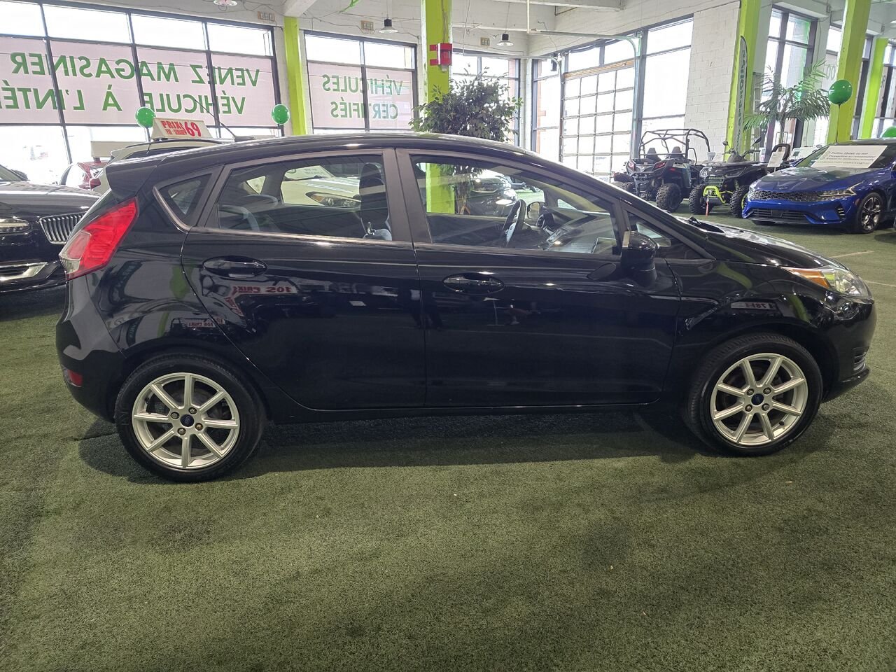 2017 Ford Fiesta Black  - photo #6