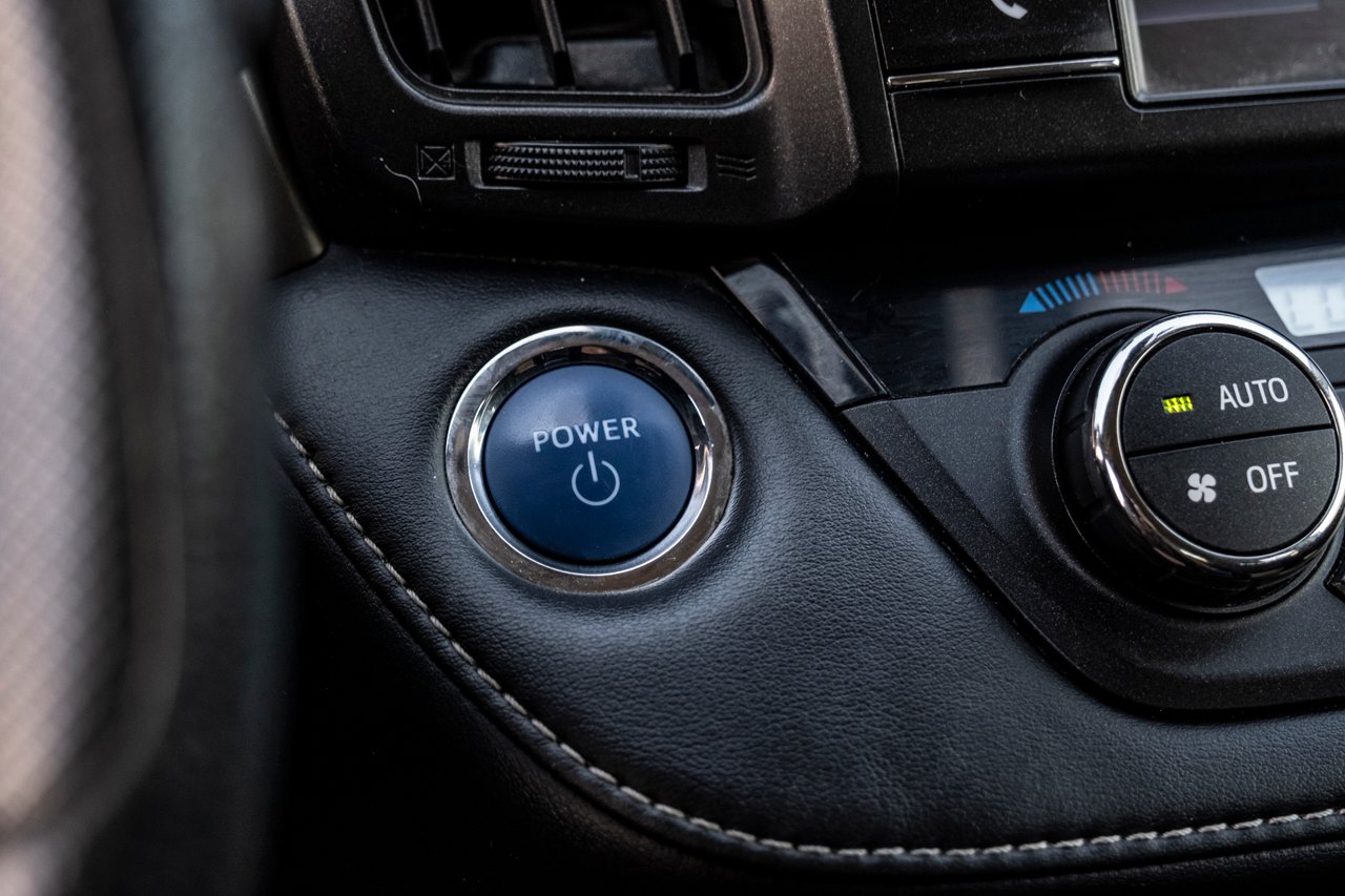 Toyota RAV4 2018 Gris Gatineau - photo #18