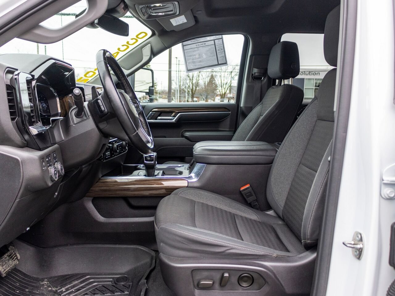Chevrolet Silverado 1500 LT Trail Boss cabine multiplace 4RM 157 po 2024 Blanc Châteauguay - photo #24