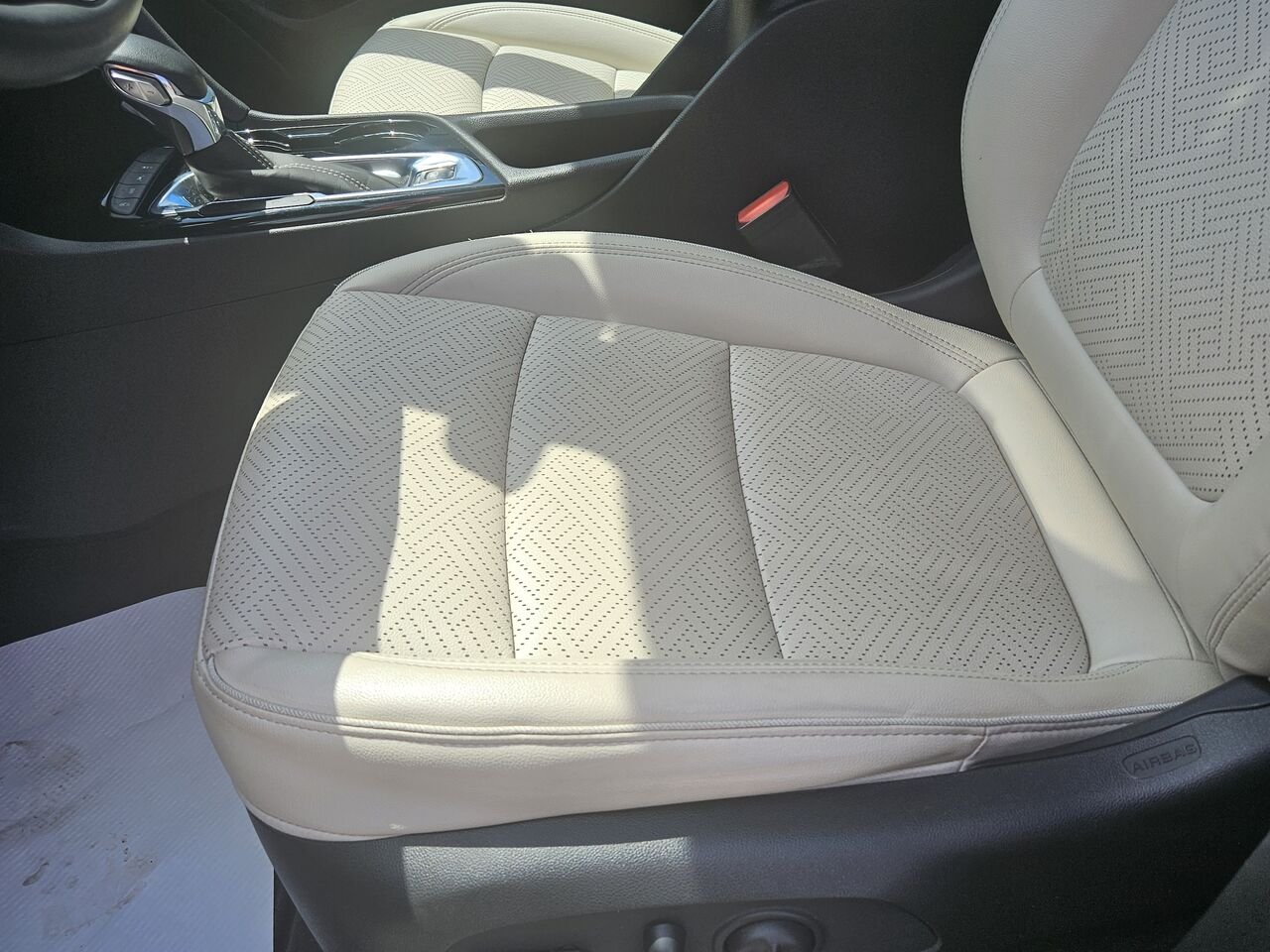 2022 Buick Encore GX Essence 4 portes TI White Thetford Mines - photo #12