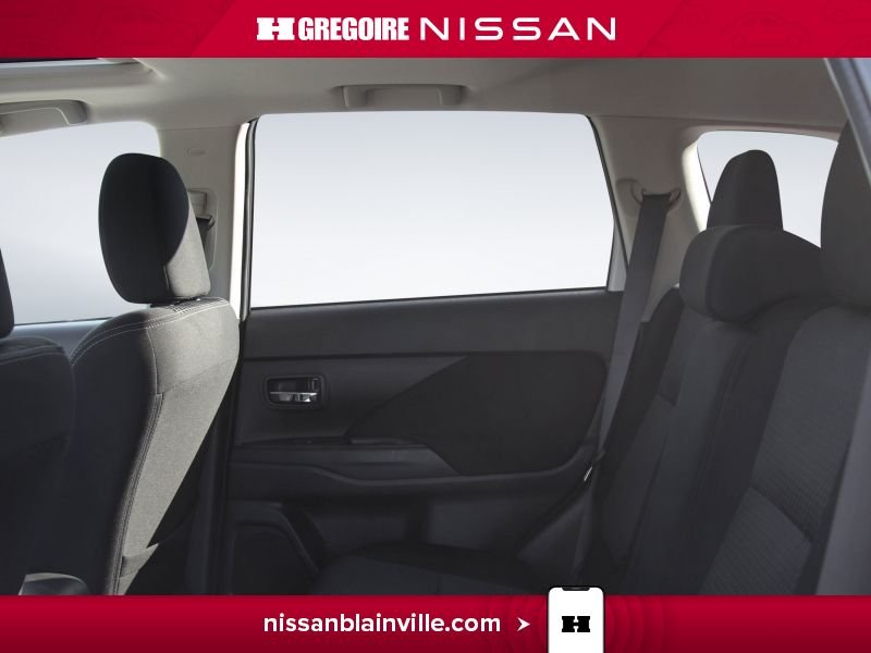 Mitsubishi Outlander 2018 Blanc Laval - photo #23
