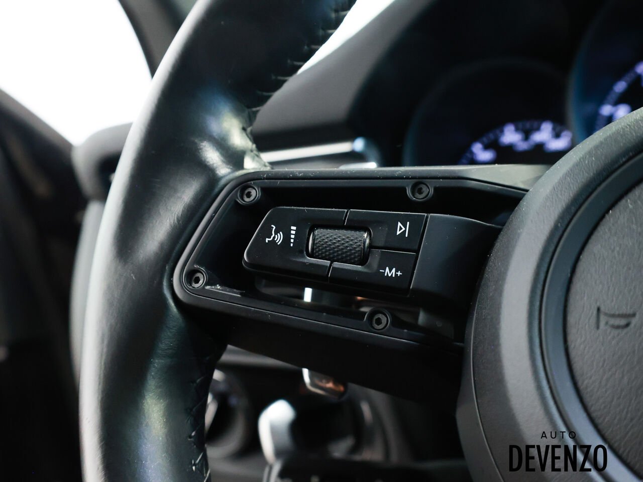 2023 Porsche Macan Black Saint-Eustache - photo #15