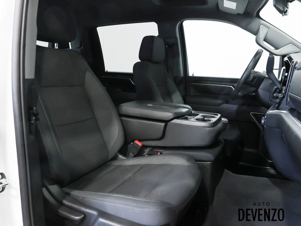 2025 Chevrolet Silverado 2500HD White Saint-Eustache - photo #8