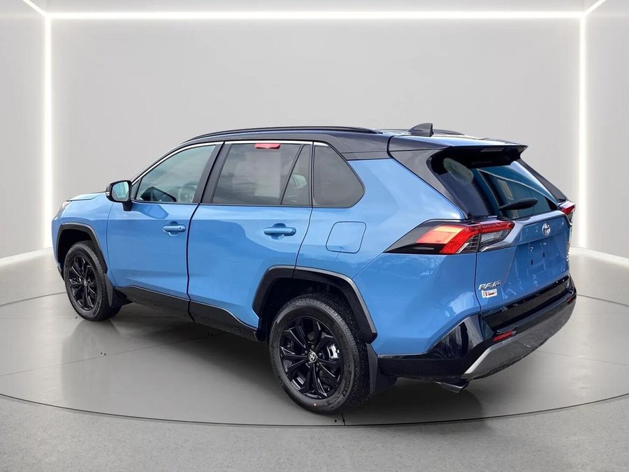 TOYOTA RAV4 HYBRID XSE 2025 2025 Bleu cavalerie avec toit noir