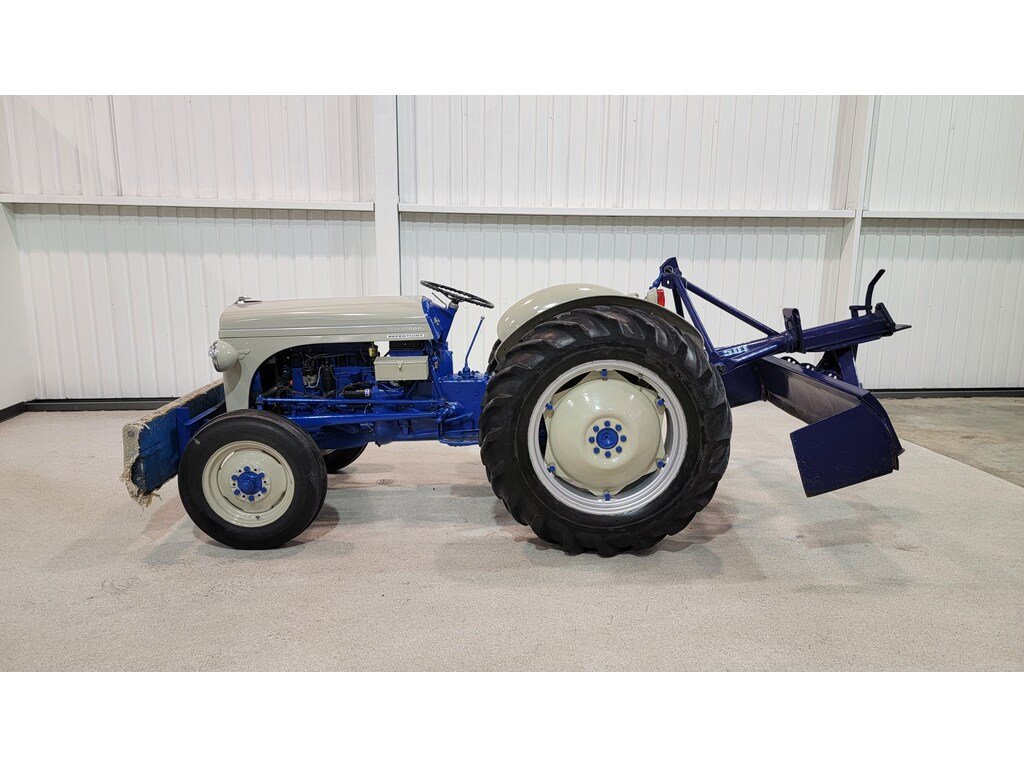 Ford Massey Fergusson Tracteur Massey Fergusson Antiquité 1955 Val-David - photo #3