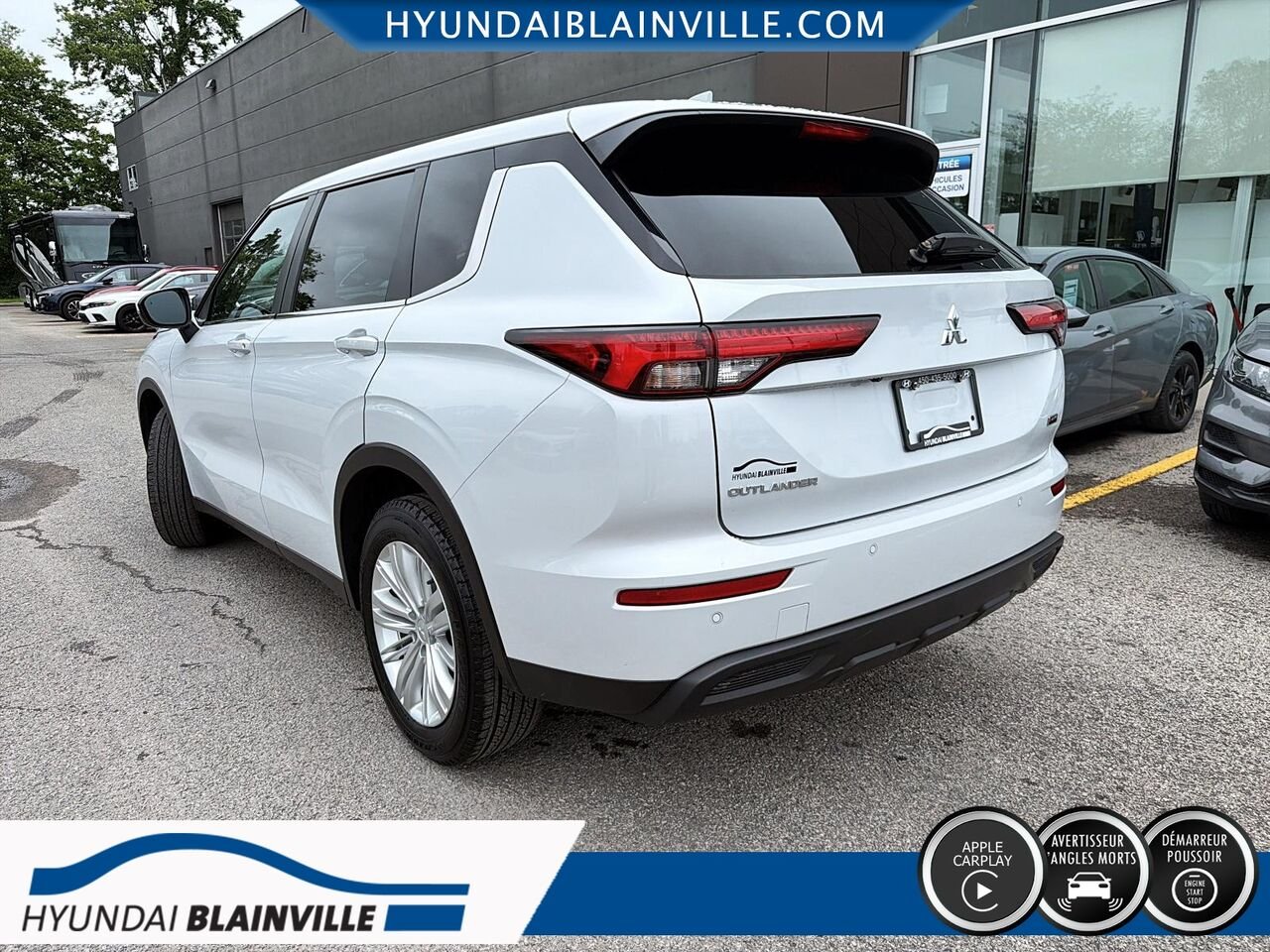 2022 Mitsubishi Outlander White Blainville - photo #5