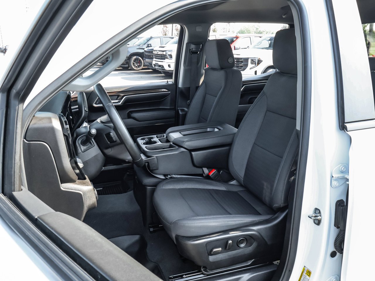 2024 Chevrolet Silverado 1500 4WD Crew Cab 147 LT White Sherwood Park - photo #13