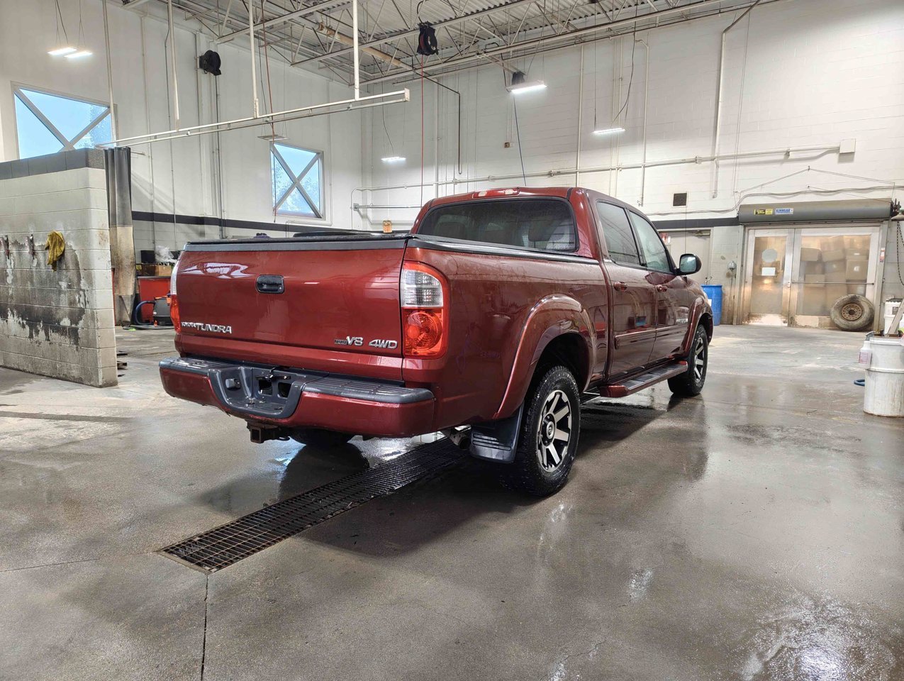 2005 Toyota Tundra Double Cab 140.6 V8 4WD Limited Red Sherwood Park - photo #5