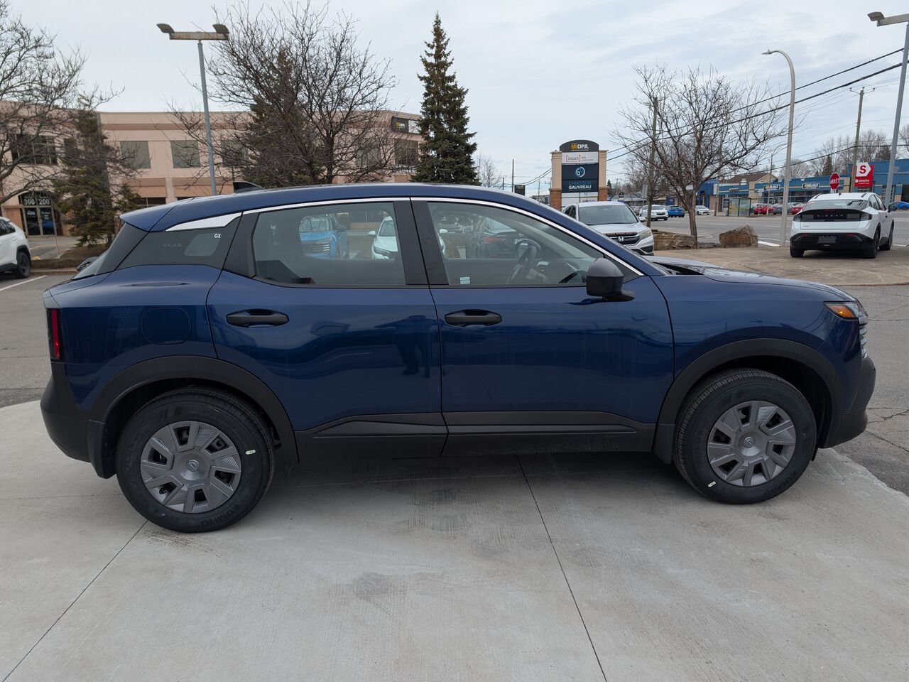 Nissan Kicks KICKS S 2026 Bleu foncé nacré Châteauguay - photo #5