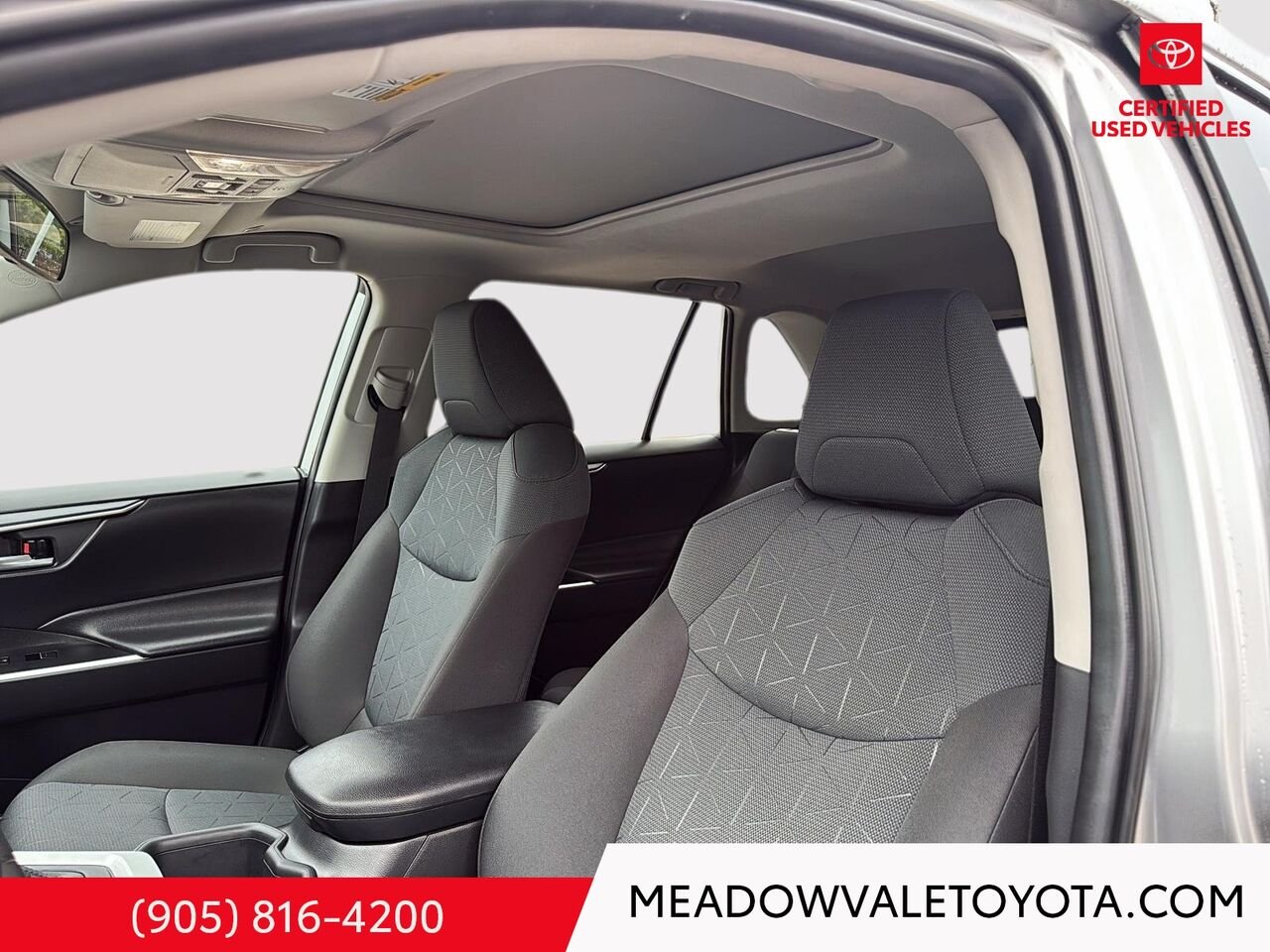 2025 Toyota RAV4 Heated steering wheel, Back-up Camera, Power moonroof, power liftgate Silver Mississauga - photo #8