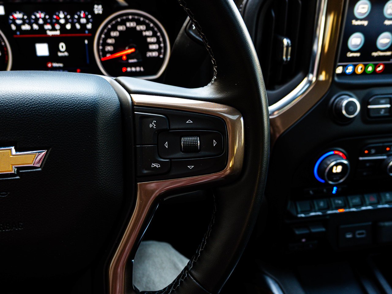 2023 Chevrolet Silverado 3500HD 4WD Crew Cab 159 High Country Black Sherwood Park - photo #24