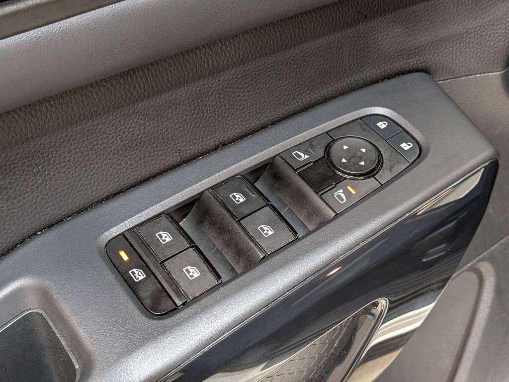 2024 Nissan Pathfinder S 4WD White Val-David - photo #36