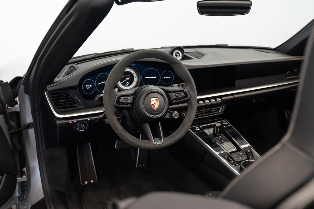 Porsche 911 Turbo S cabriolet 2023 Argent Kirkland - photo #17
