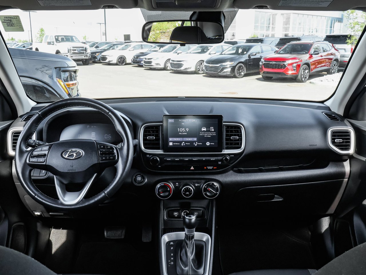 2025 Hyundai Venue Preferred IVT White Sherwood Park - photo #15