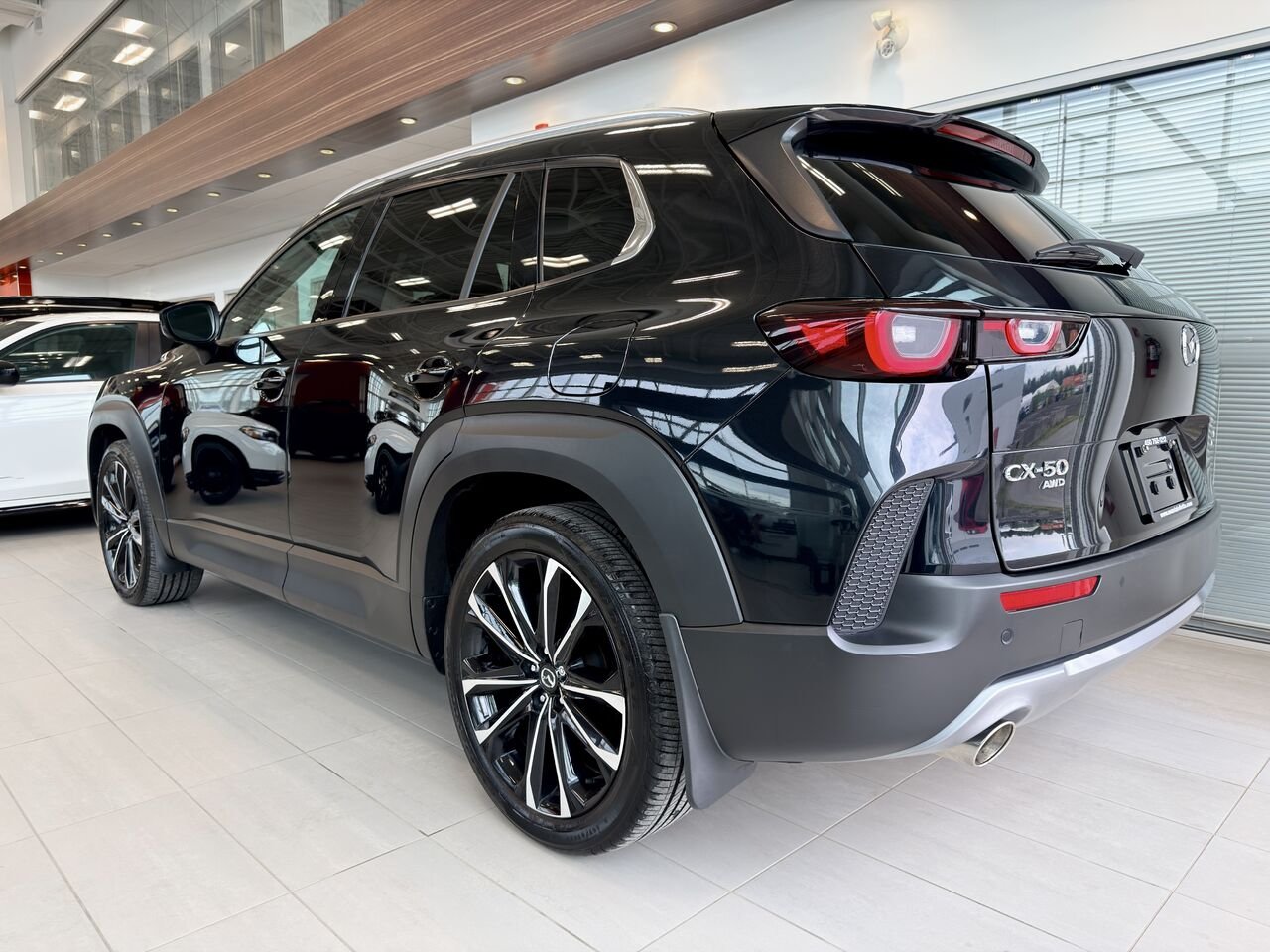 2023 Mazda CX-50 GT TURBO Black Notre-Dame-des-Prairies - photo #9