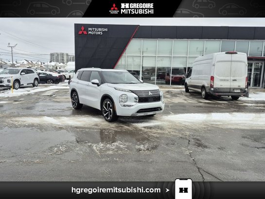 2022 Mitsubishi Outlander 2022 White