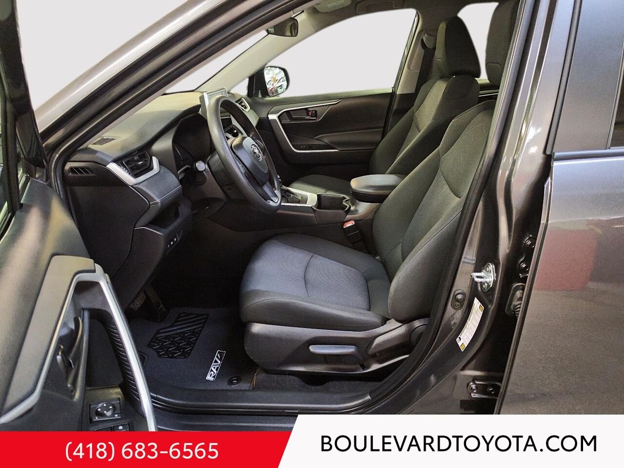 Toyota RAV4 100113A-103 | LE, AWD 2025 Gris Québec - photo #8