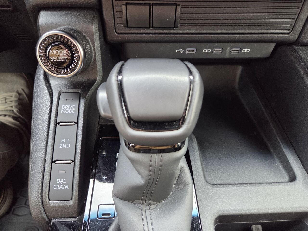 2025 Toyota LAND CRUISER Black Rouyn-Noranda - photo #19