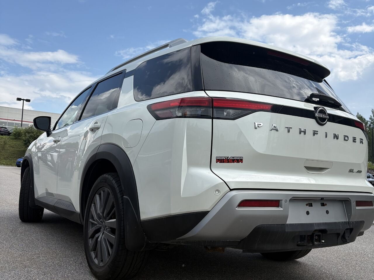 Nissan Pathfinder 2022 Blanc Mont-Laurier - photo #1