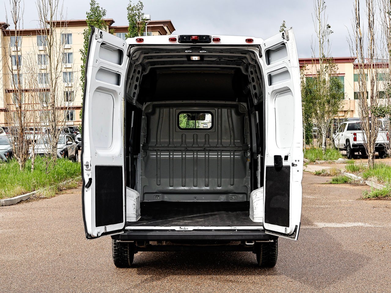 2024 Ram ProMaster Cargo Van Tradesman 3500 Super High Roof 159 WB w/Pass White Sherwood Park - photo #14