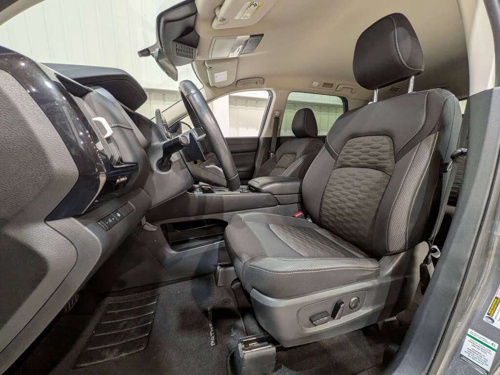 2024 Nissan Pathfinder S 4WD Grey Val-David - photo #1