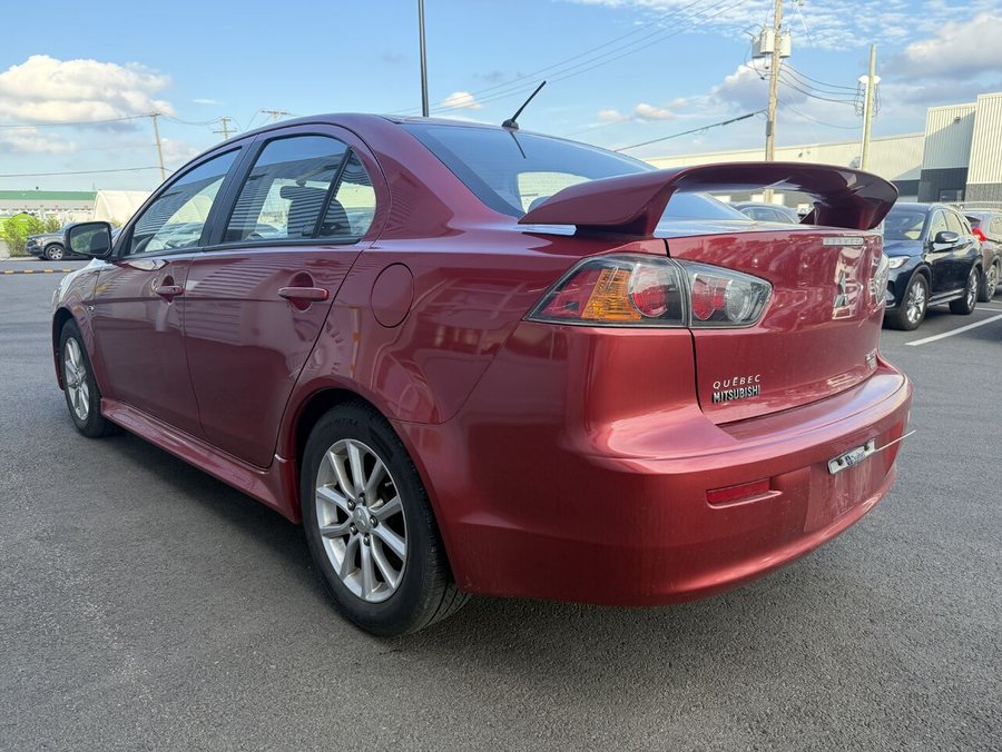 Mitsubishi Lancer SE, Toit ouvrant, Mags 16 pouces 2015 Rouge