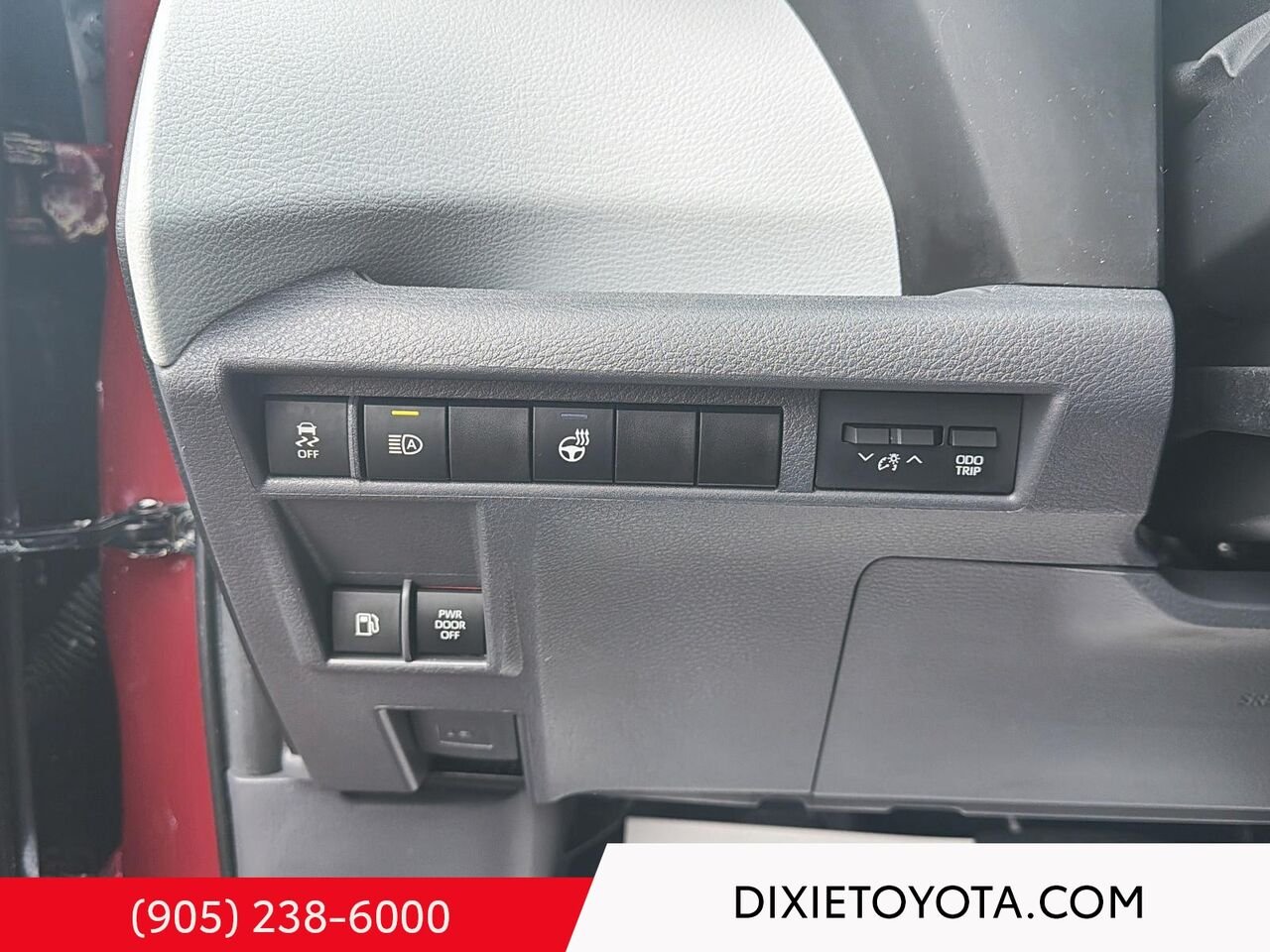 2023 Toyota Sienna XSE FWD HYBRID / CLEAN CARFAX / MOONROOF / ALLOY WHEELS / CARPLAY AND ANDROID AUTO Red Mississauga - photo #12