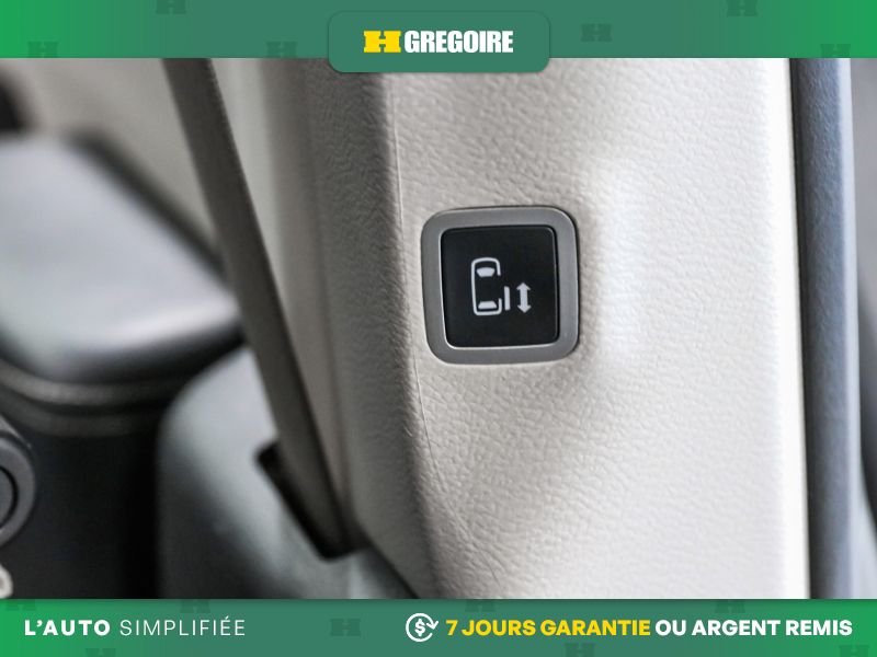 2023 Chrysler Pacifica Grey Laval - photo #19