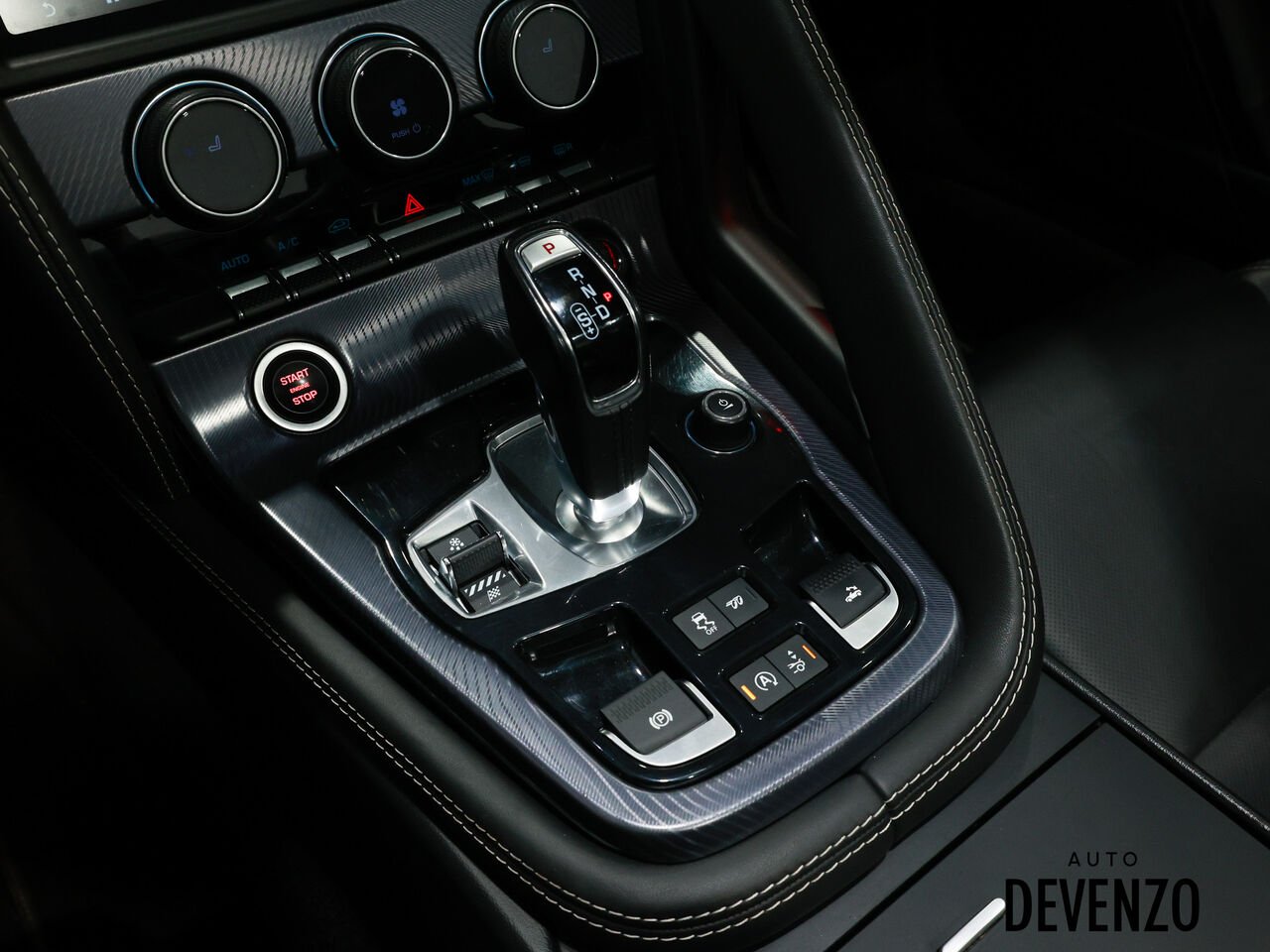 2023 Jaguar F-TYPE Red Saint-Eustache - photo #17