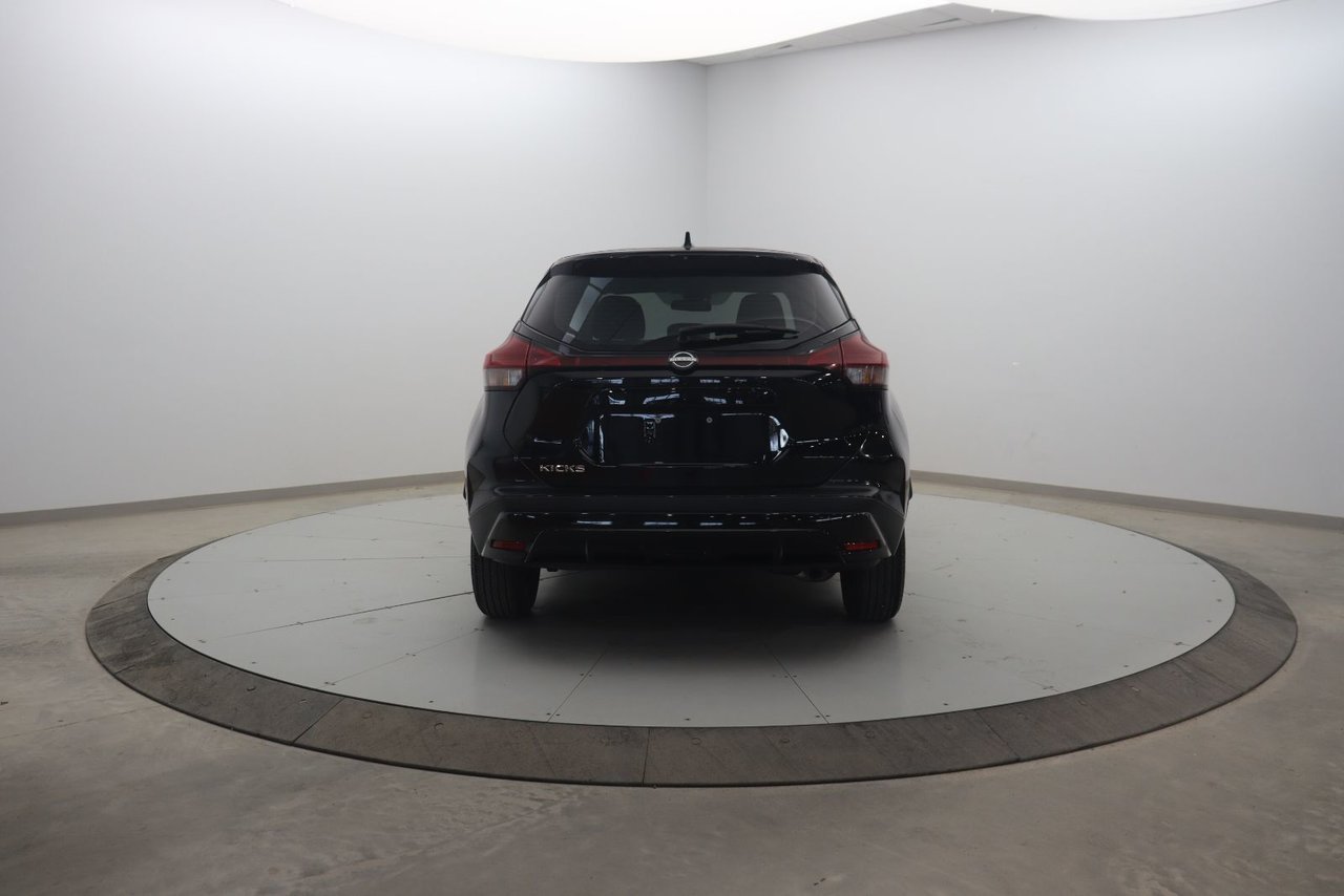 2024 Nissan Kicks VIN 3N1CP5BV3RL504608 Black Baie-Comeau - photo #4