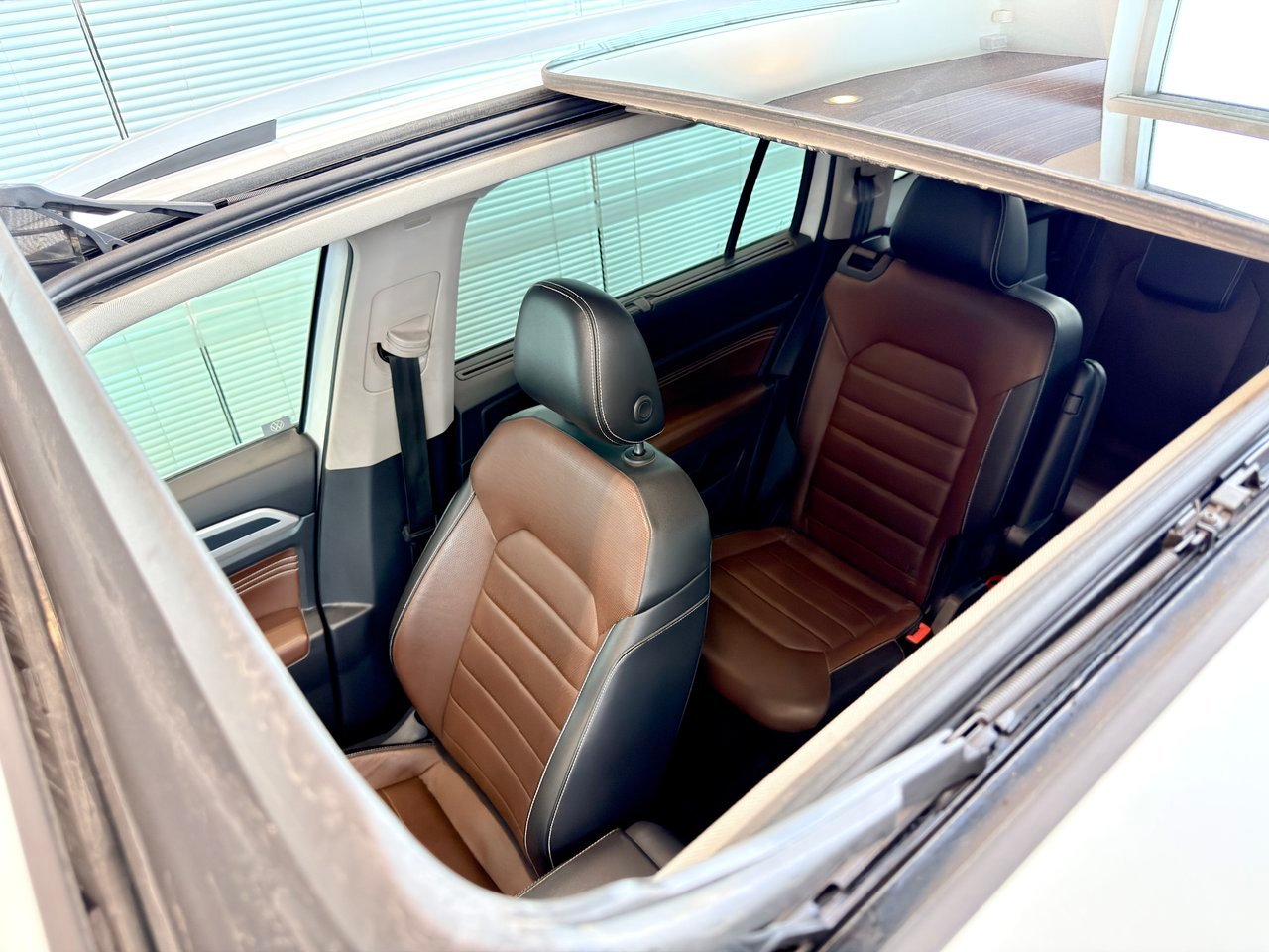 2021 Volkswagen Atlas White Notre-Dame-des-Prairies - photo #5