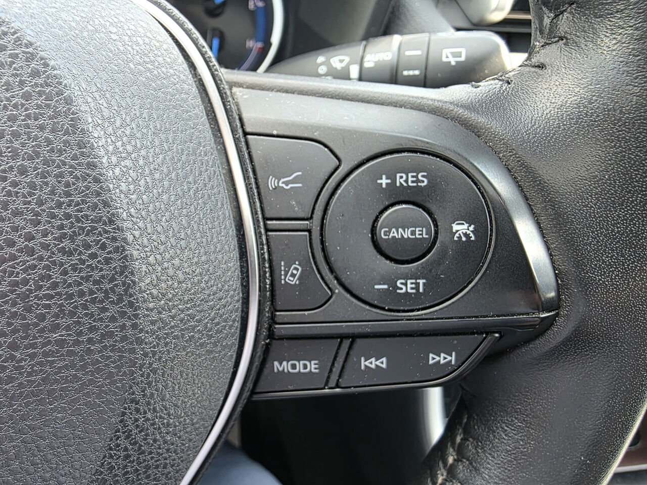 2019 Toyota RAV4 Hybrid Limited Grey Rouyn-Noranda - photo #44