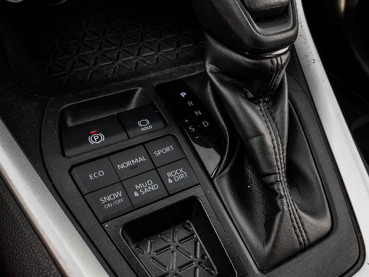 2024 Toyota RAV4 XLE AWD Black Sherwood Park - photo #27