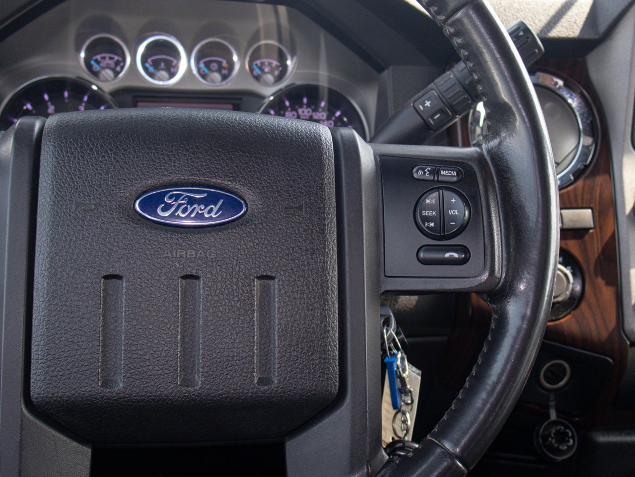 2016 Ford Super Duty F-350 SRW 4WD Crew Cab 156 Lariat White Sherwood Park - photo #23
