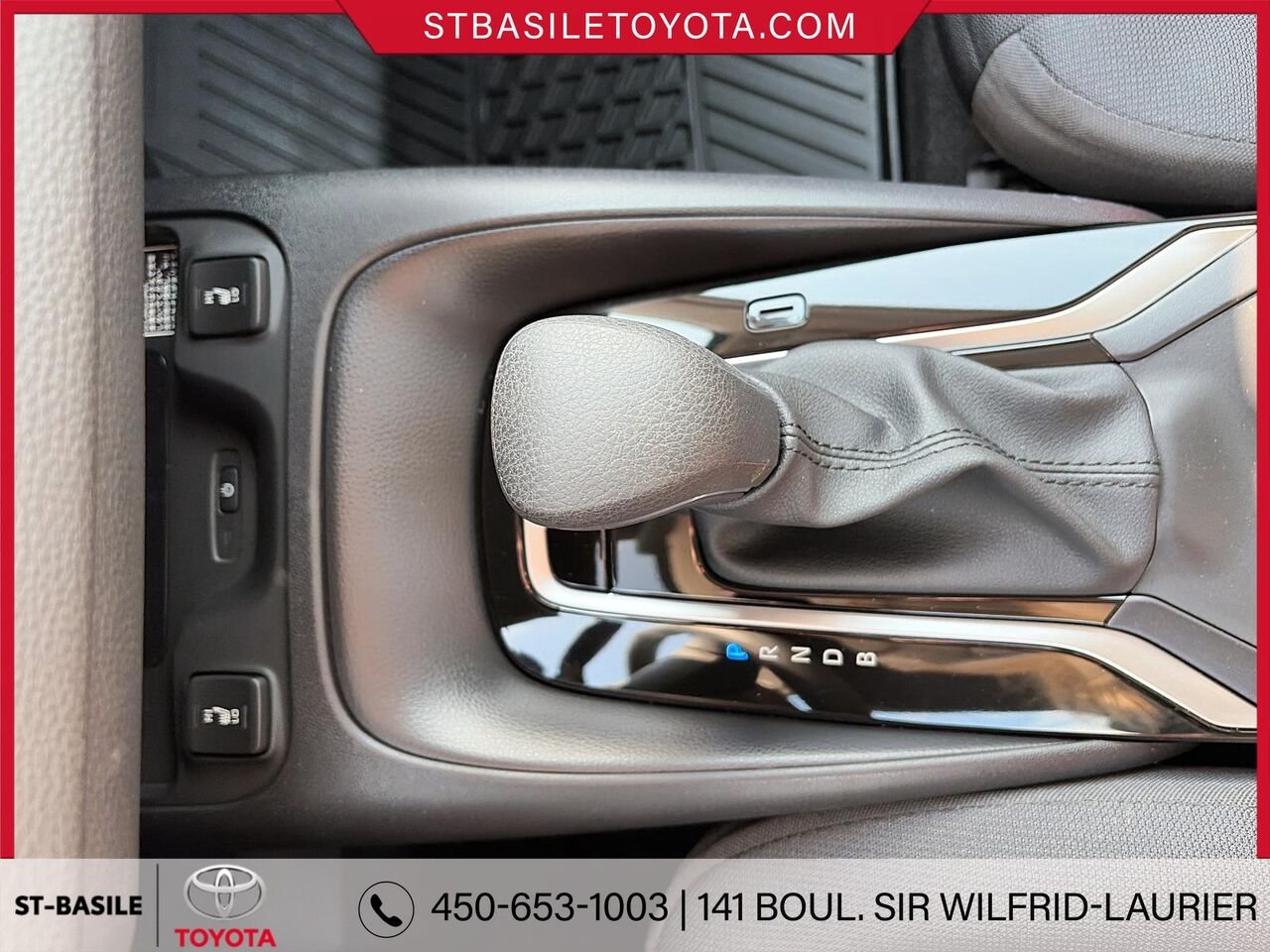 2026 TOYOTA COROLLA Silver Saint-Basile-le-Grand - photo #17