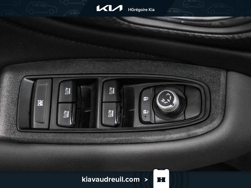 2022 Subaru Outback Grey Saint-Eustache - photo #11