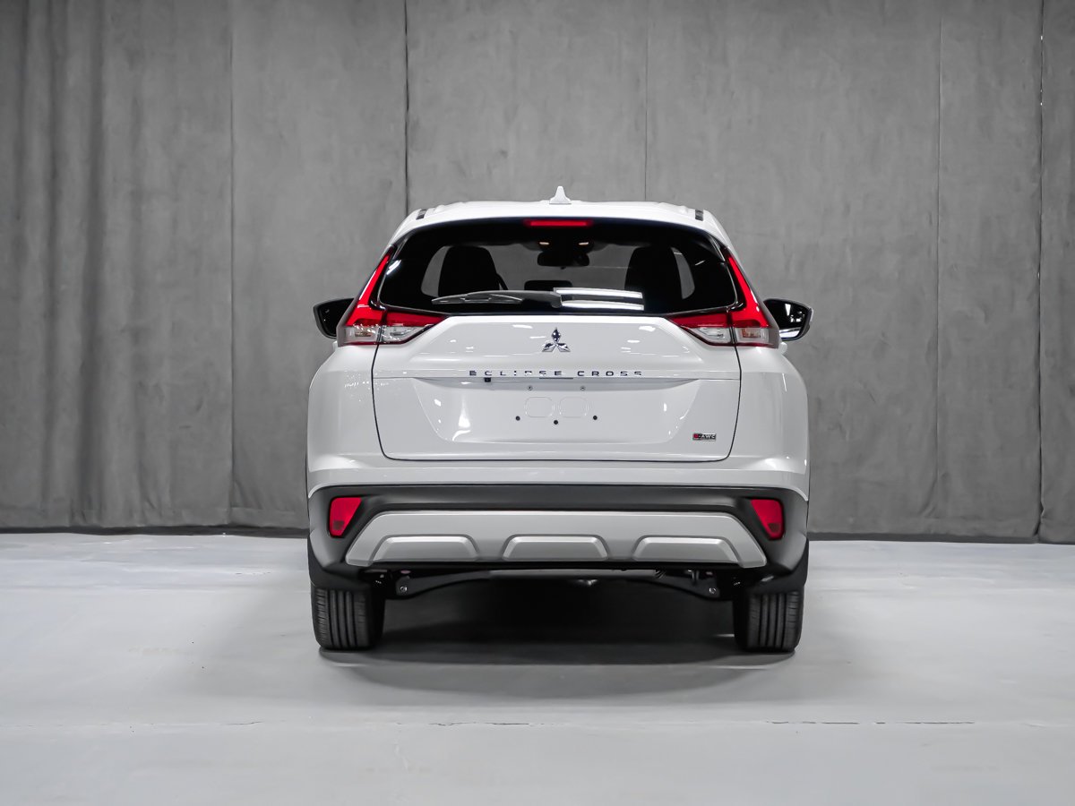 2026 Mitsubishi Eclipse Cross SE White Diamond Montreal - photo #5