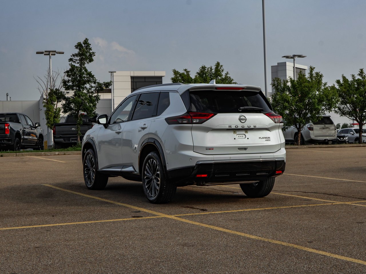 2024 Nissan Rogue AWD Platinum White Sherwood Park - photo #5