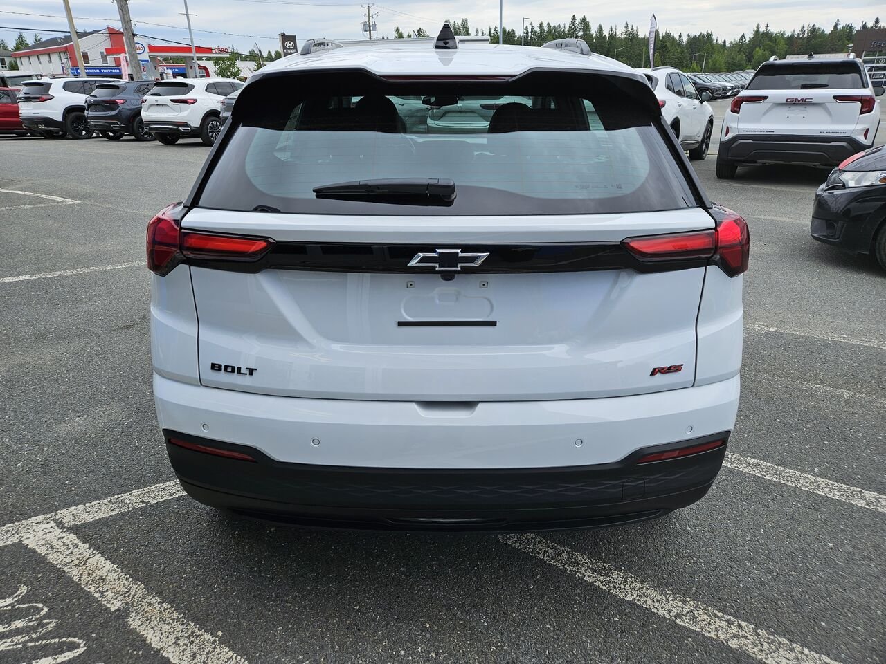 2027 Chevrolet Bolt RS 4 portes TA Summit White Thetford Mines - photo #3