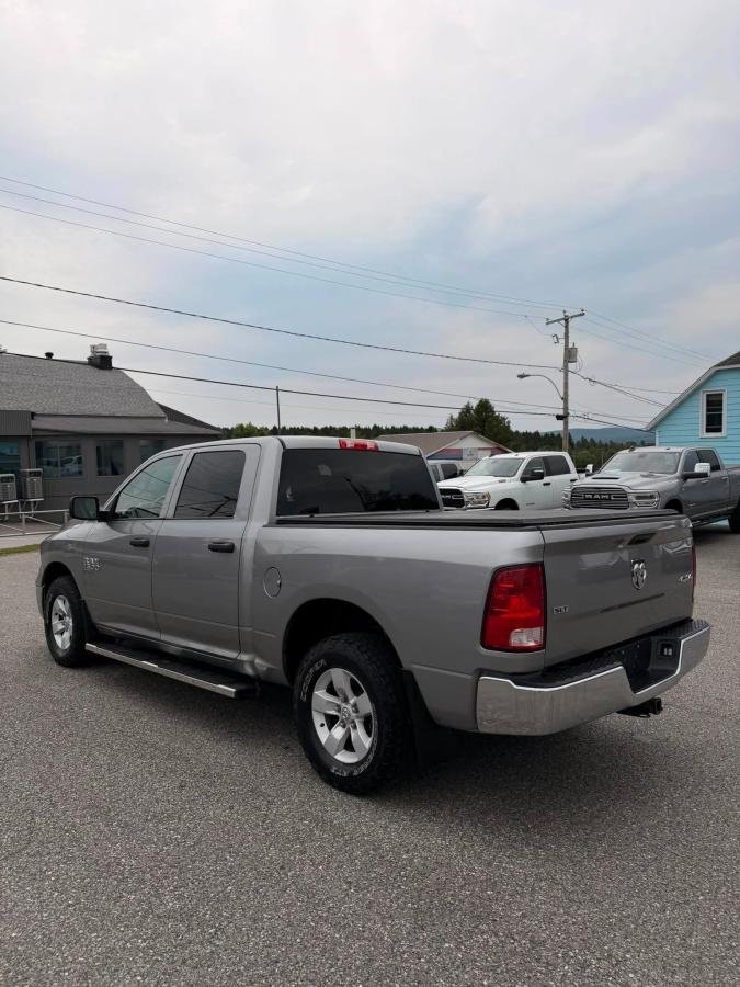 RAM 1500 Classic 2022 Gris Lac Mégantic - photo #2
