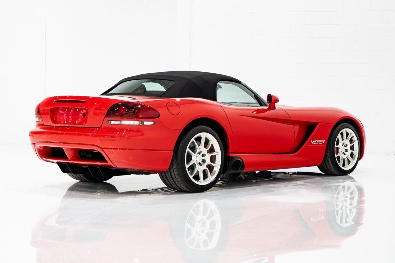 Dodge Viper Clean Title With Only 2,063 km (1,282 Miles) From New 2008 Rouge Montréal - photo #7