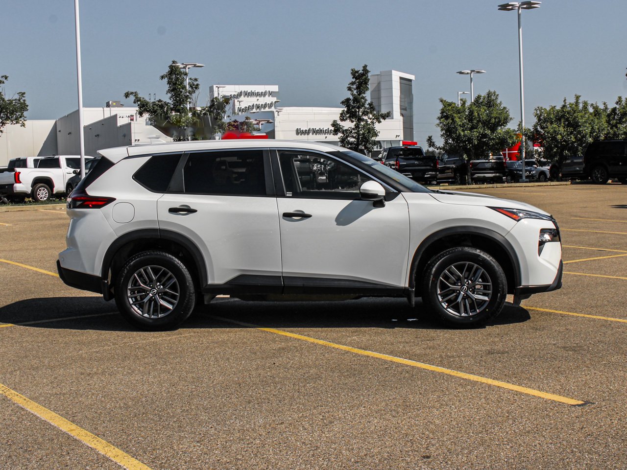 2024 Nissan Rogue AWD S White Sherwood Park - photo #9