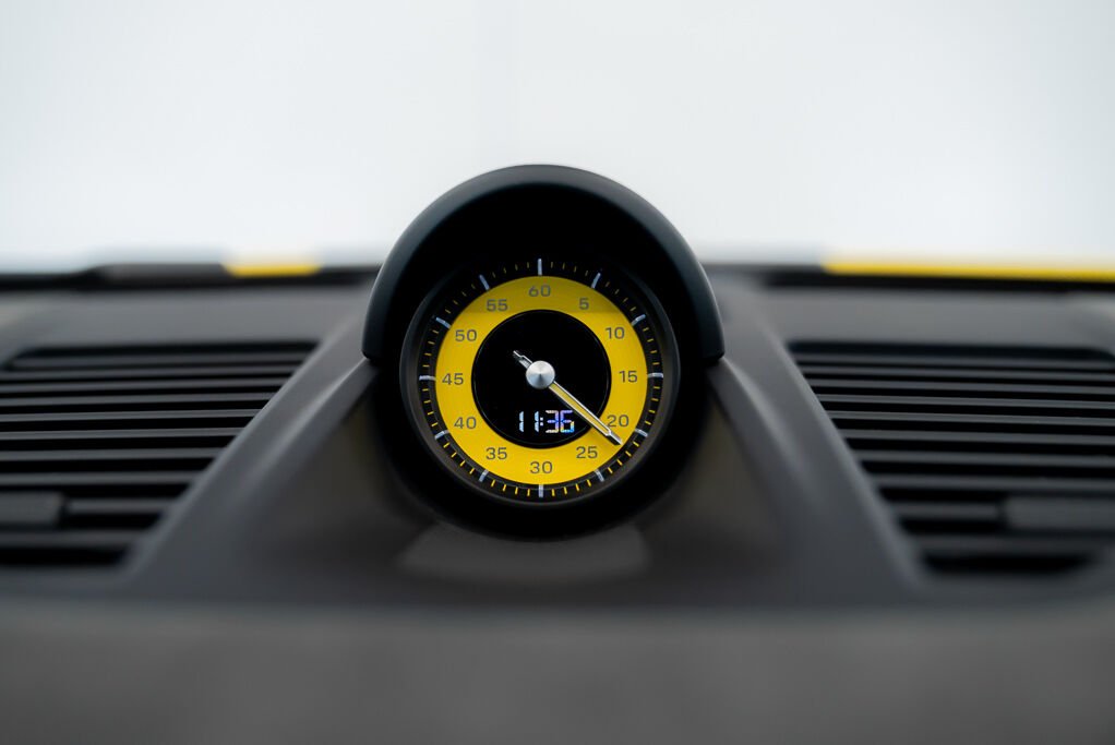 Porsche 911 GT3RS Weissach 2024 Jaune Kirkland - photo #16
