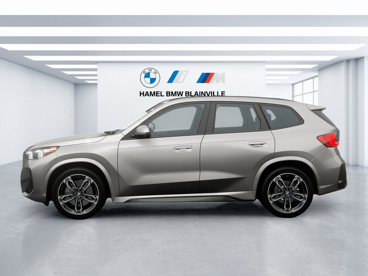 BMW X1 xDrive28i 2026 Argent cosmos métallisé Blainville - photo #3
