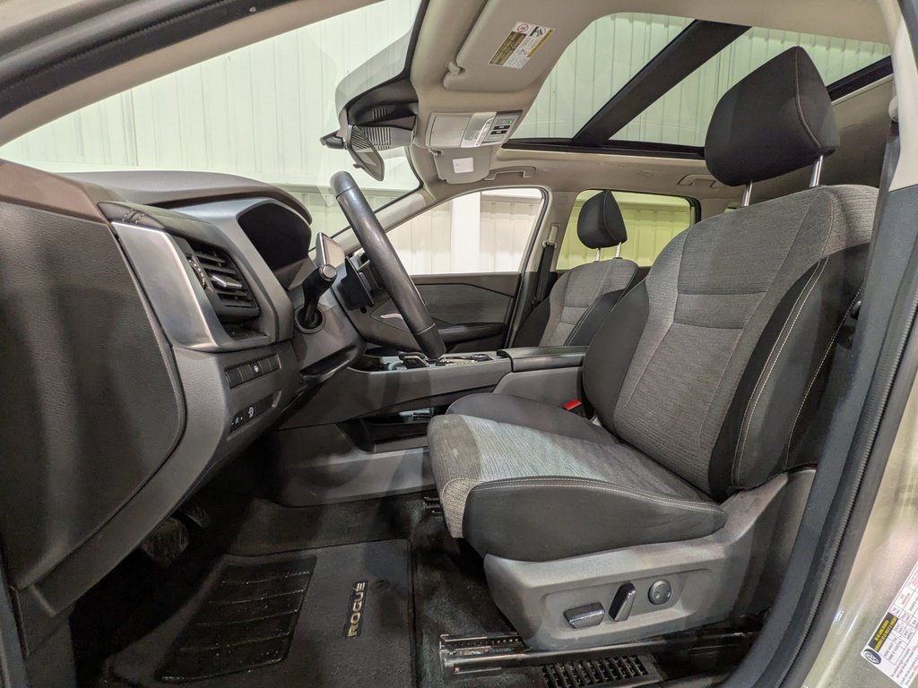 Nissan Rogue AWD SV Moonroof 2023 Or Val-David - photo #1